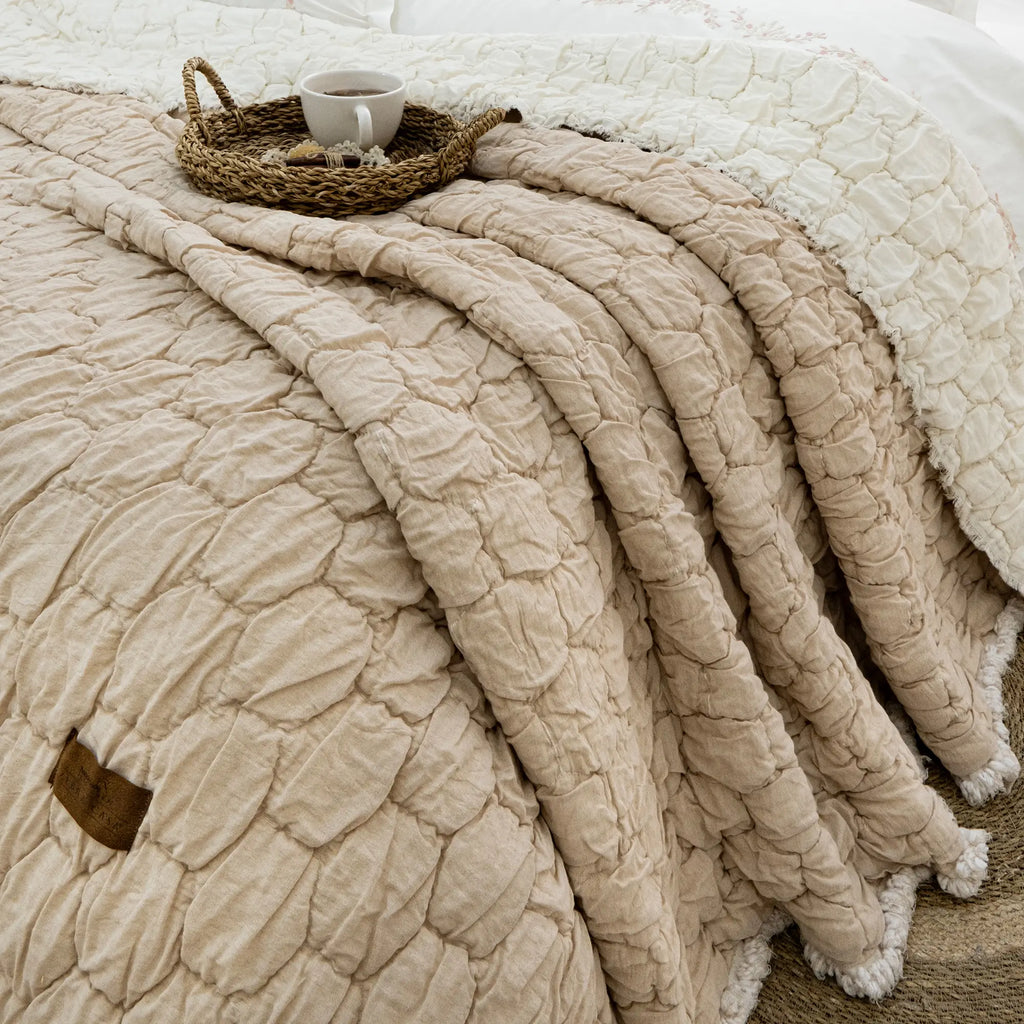 Paloma Yatak Örtüsü Seti / Bej